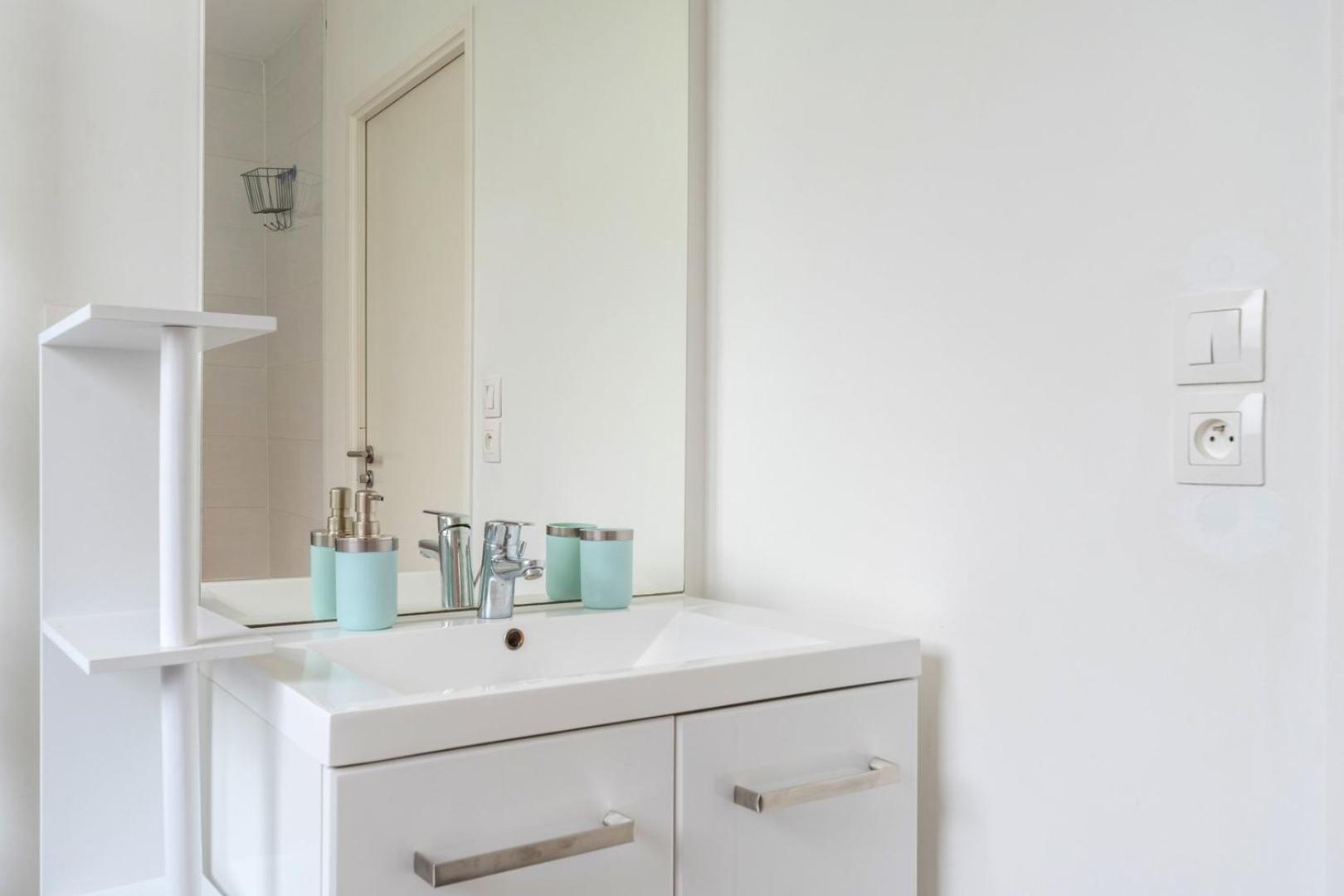 Apartment Near Metro With Parking & Balconies Lila Exterior foto